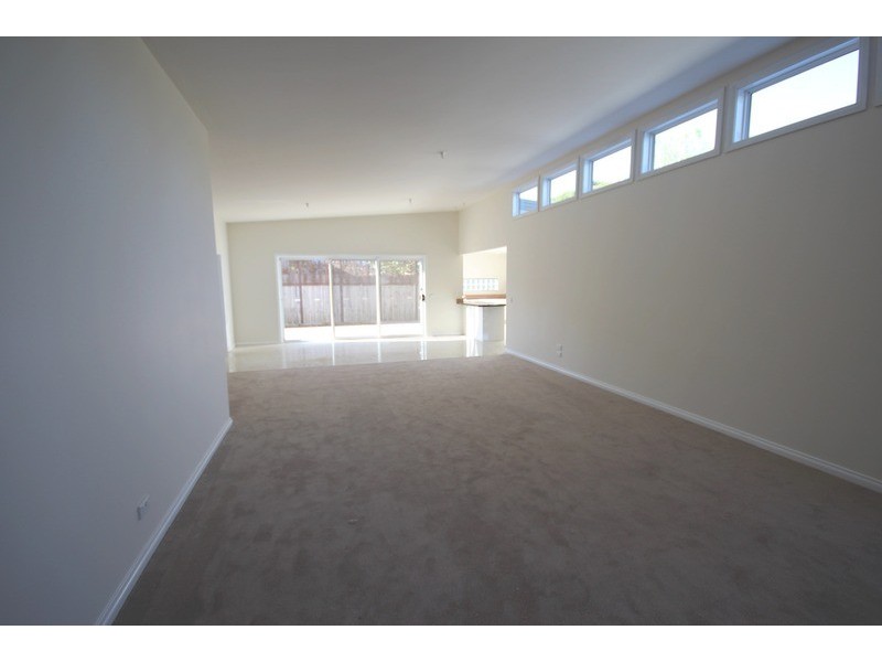 2/19 Lloyd Street, Knoxfield VIC 3180
