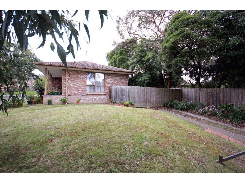 2/31 St Elmo Avenue, Ferntree Gully VIC 3156