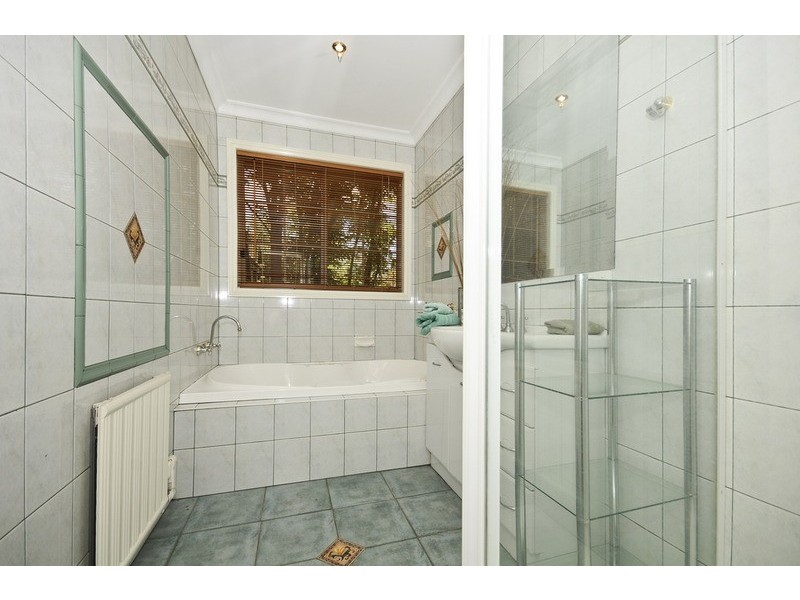 8 Aringa Court, Ferntree Gully VIC 3156