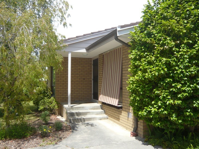 1/4 Tulip Crescent, Boronia VIC 3155