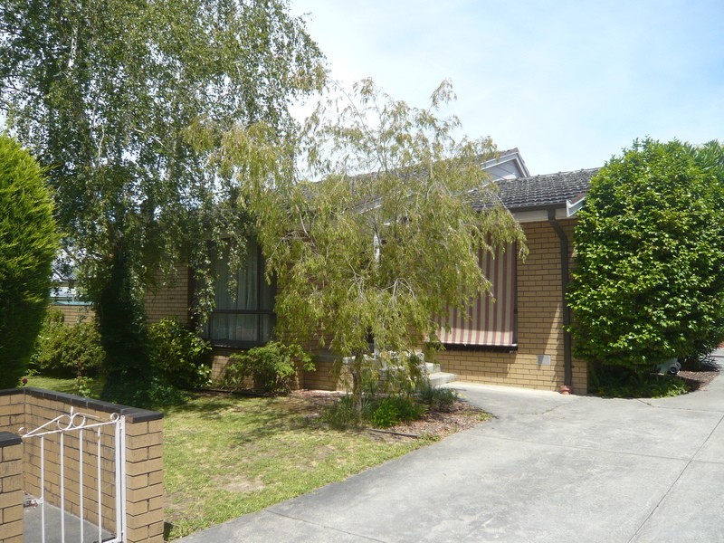 1/4 Tulip Crescent, Boronia VIC 3155