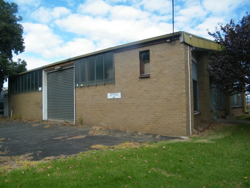 13 Purton Road, Pakenham VIC 3810