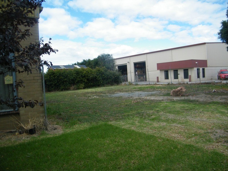 13 Purton Road, Pakenham VIC 3810