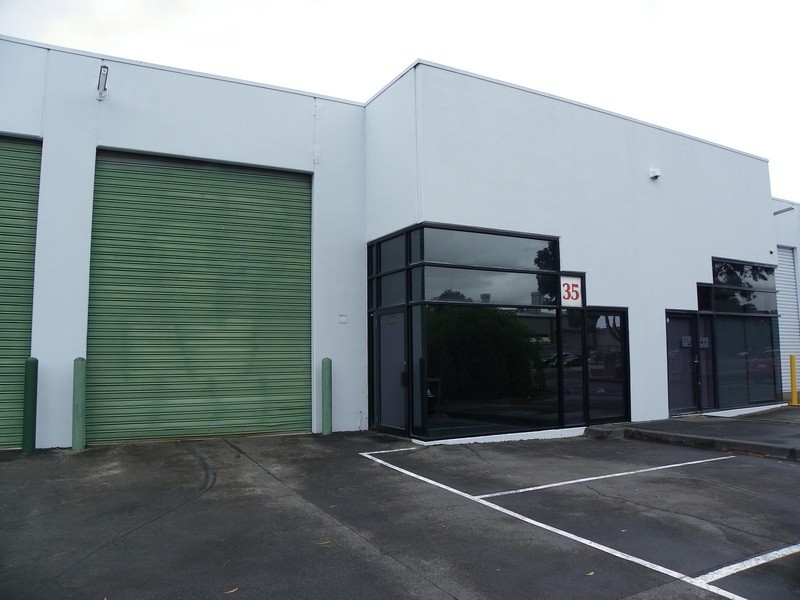 2/35 Gilbert Park Drive, Knoxfield VIC 3180