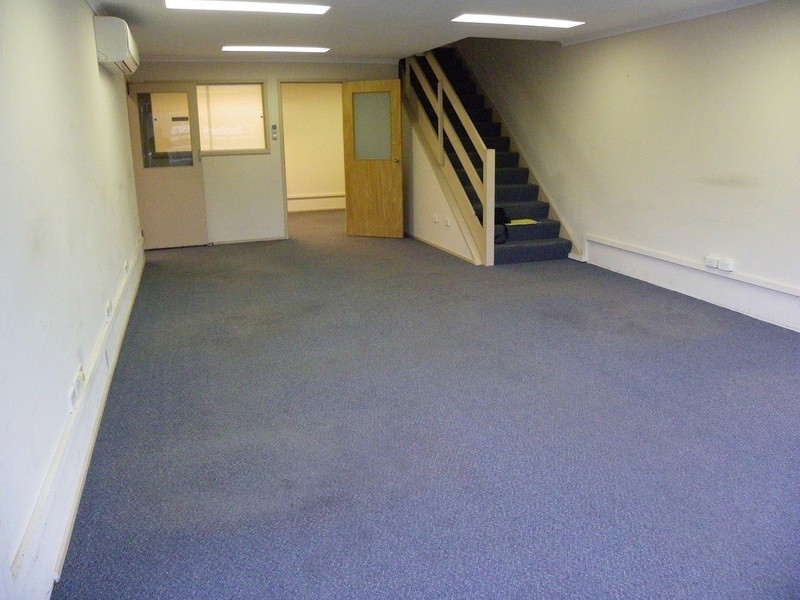 2/35 Gilbert Park Drive, Knoxfield VIC 3180