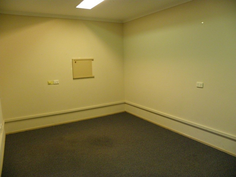 2/35 Gilbert Park Drive, Knoxfield VIC 3180