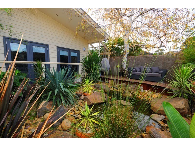 18 Glenfern Road, Ferntree Gully VIC 3156