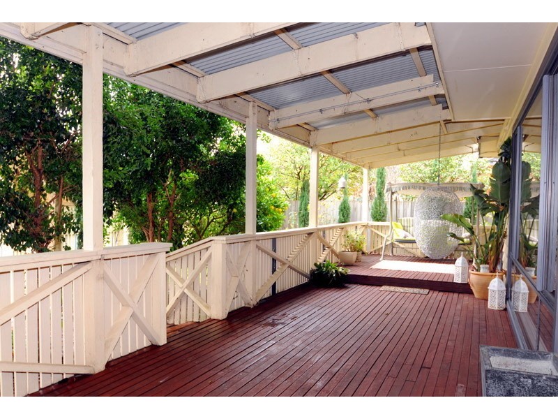18 Glenfern Road, Ferntree Gully VIC 3156