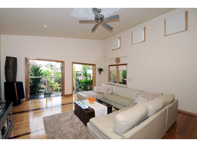18 Glenfern Road, Ferntree Gully VIC 3156