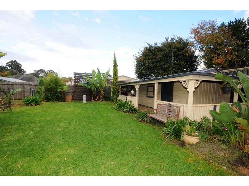 18 Glenfern Road, Ferntree Gully VIC 3156
