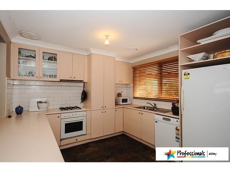 8 Beckenham Drive, Ferntree Gully VIC 3156