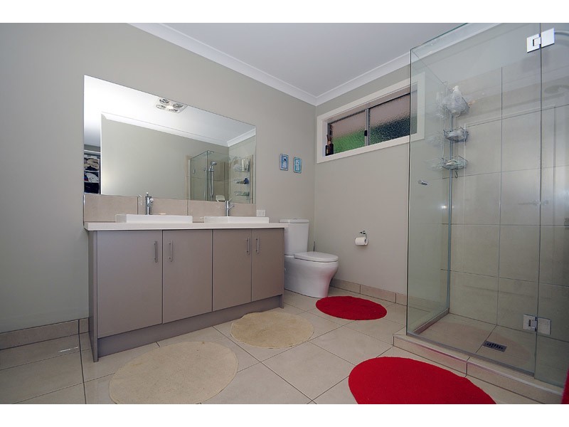 2/12 The Avenue, Ferntree Gully VIC 3156