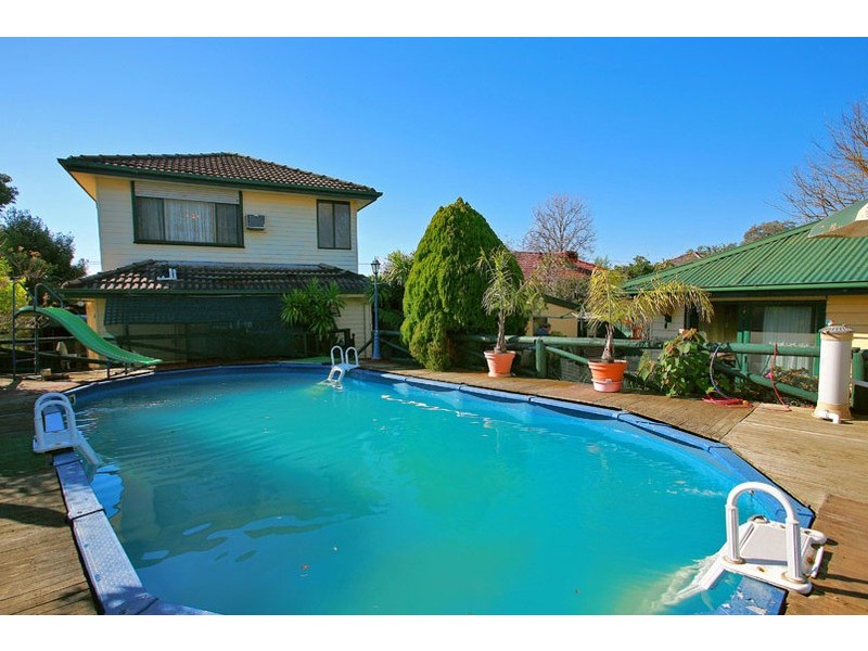 10 Piperita Avenue, Ferntree Gully VIC 3156