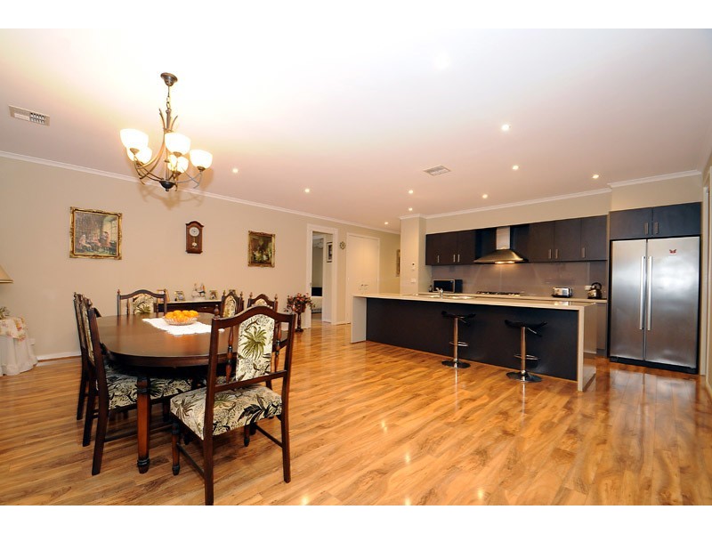 2/20 David Street, Knoxfield VIC 3180