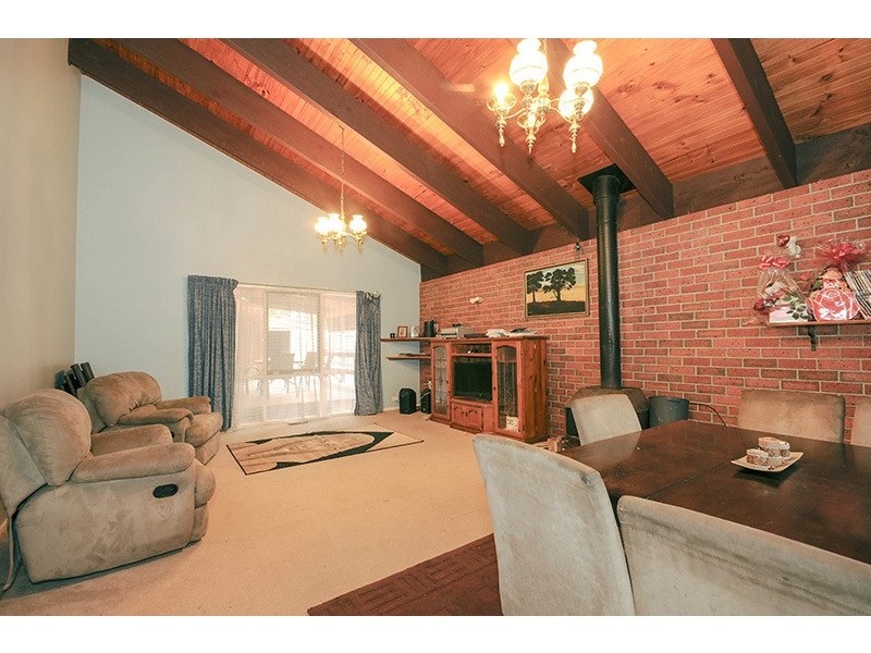 28 Chappell Drive, Wantirna South VIC 3152