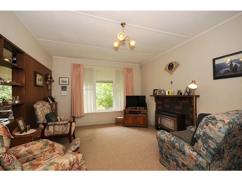 6 Ferny Creek Avenue, Upper Ferntree Gully VIC 3156