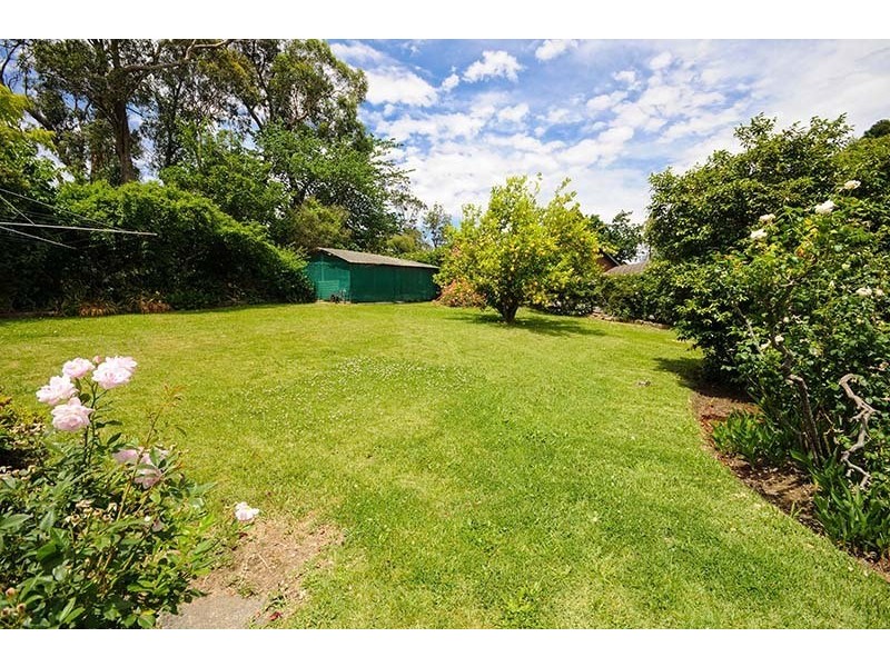 6 Ferny Creek Avenue, Upper Ferntree Gully VIC 3156