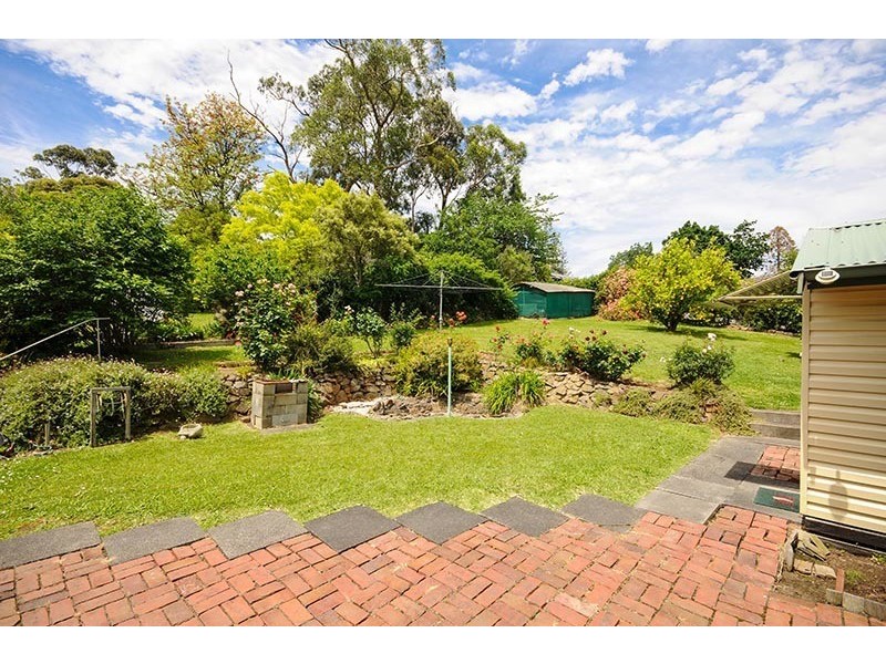 6 Ferny Creek Avenue, Upper Ferntree Gully VIC 3156