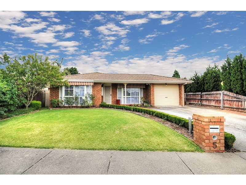5 Parklands Close, Ferntree Gully VIC 3156