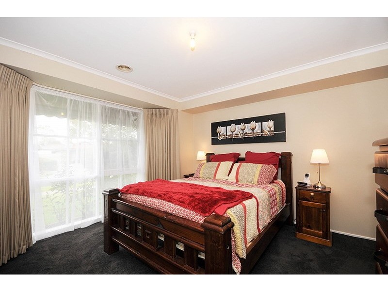 5 Parklands Close, Ferntree Gully VIC 3156