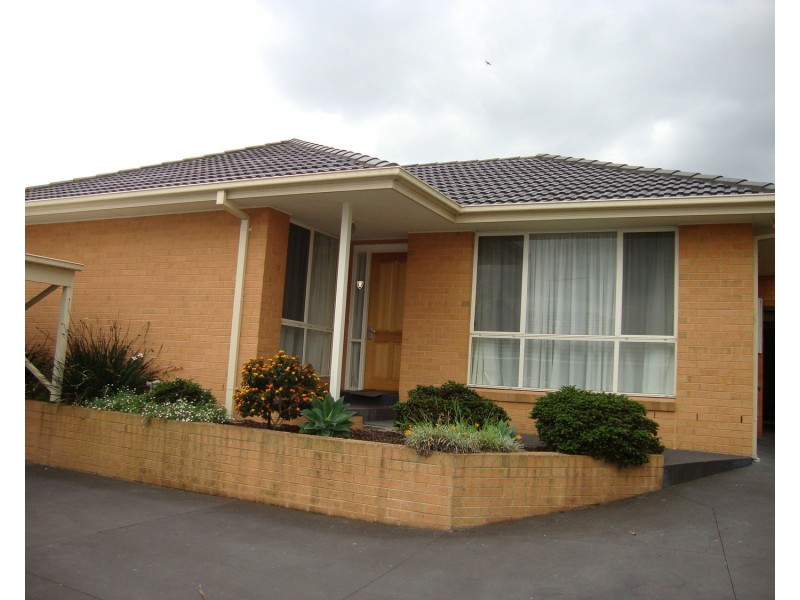 2/67 Begonia Avenue, Bayswater VIC 3153