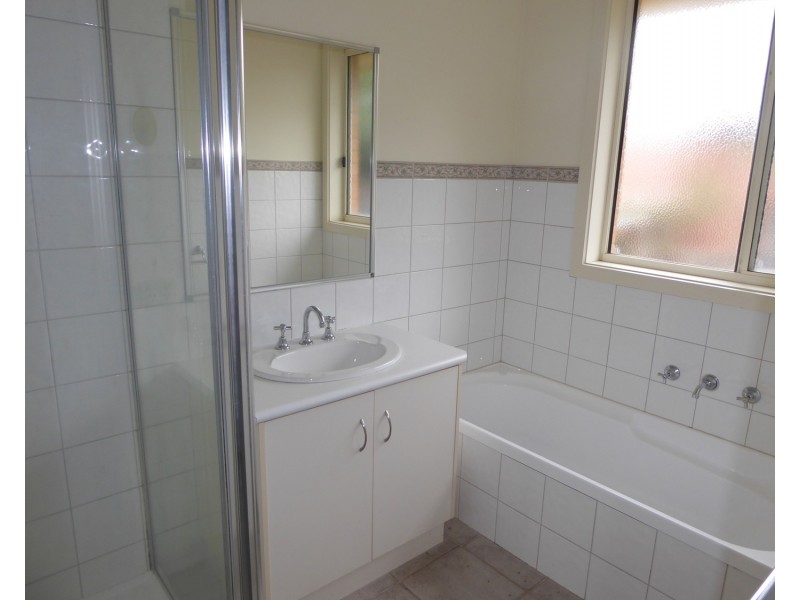 2/67 Begonia Avenue, Bayswater VIC 3153