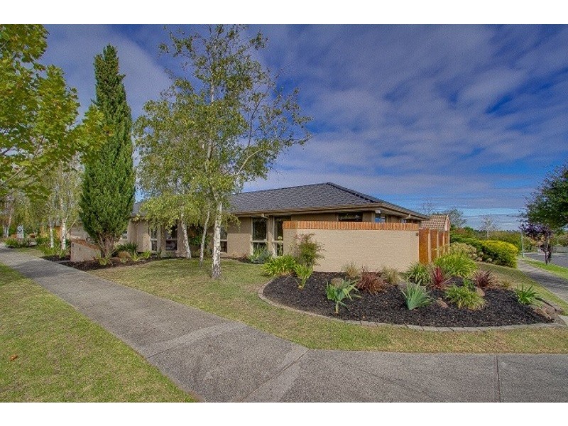 8 Pitfield Crescent, Rowville VIC 3178