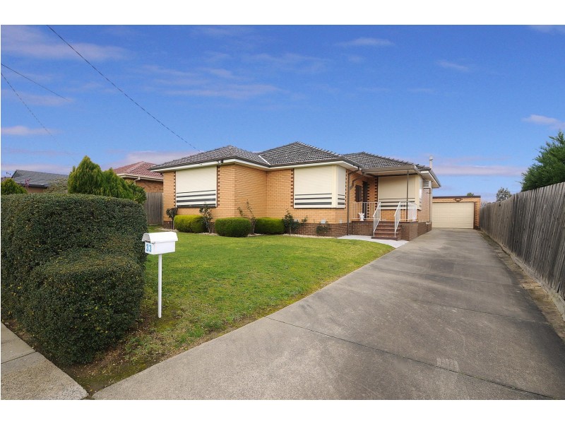 33 Adele Avenue, Ferntree Gully VIC 3156