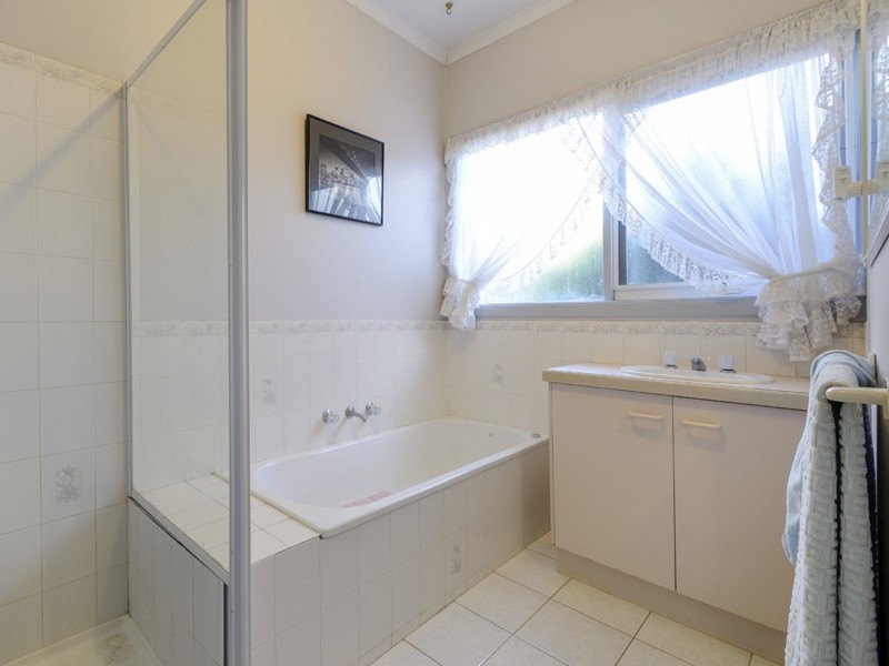 2 Leamon Court, Ferntree Gully VIC 3156