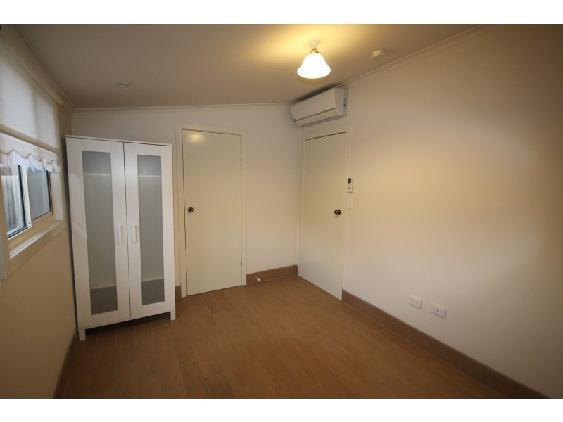 Rear/22 Chapman Boulevard, Glen Waverley VIC 3150