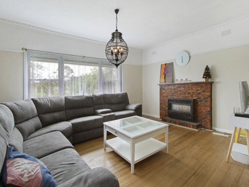 1 Dorian Avenue, Ferntree Gully VIC 3156
