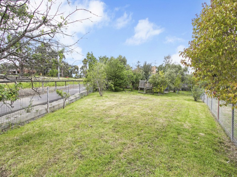 1 Dorian Avenue, Ferntree Gully VIC 3156