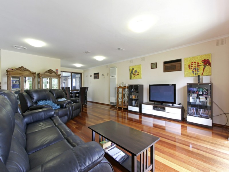 7 Wallace Road, Wantirna South VIC 3152