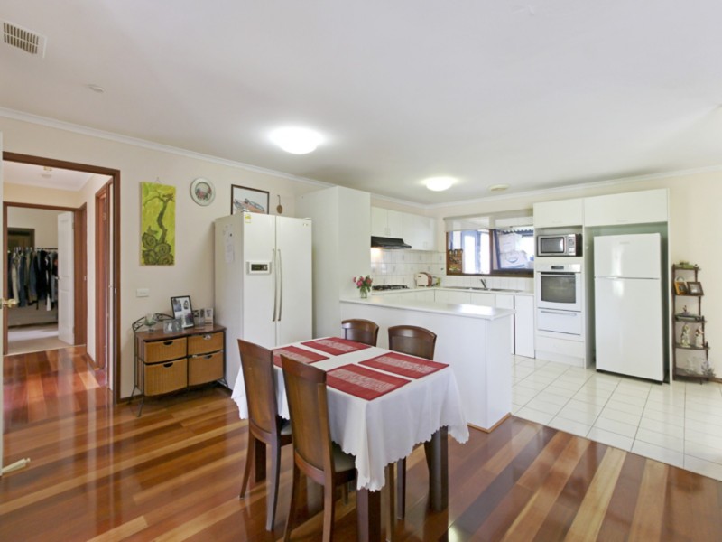 7 Wallace Road, Wantirna South VIC 3152