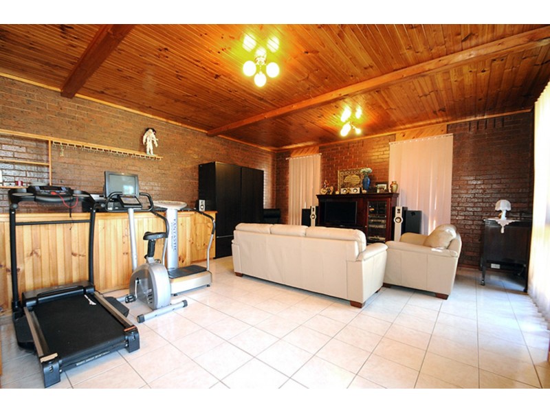 32 Drummond Crescent, Rowville VIC 3178