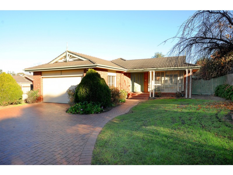 12 Blueridge Drive, Mooroolbark VIC 3138