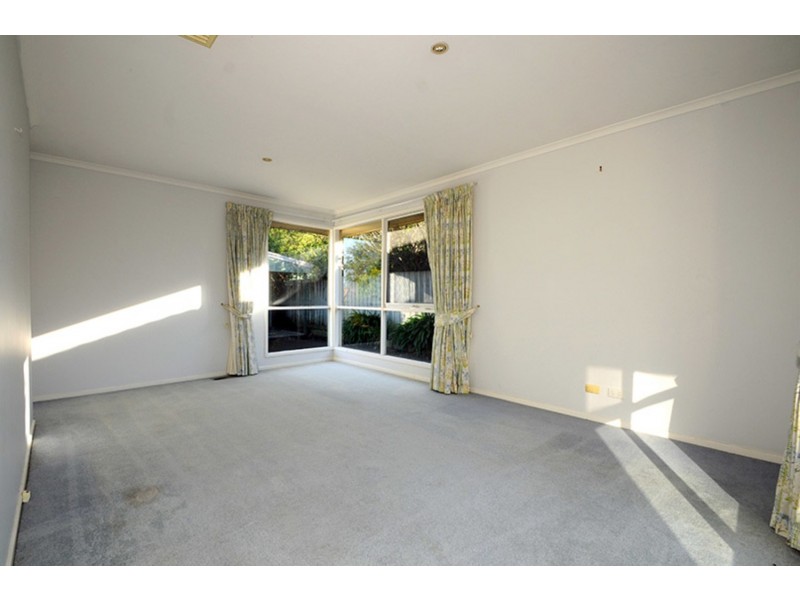 12 Blueridge Drive, Mooroolbark VIC 3138