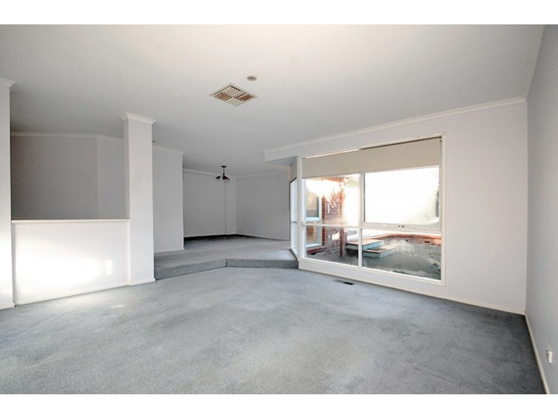 12 Blueridge Drive, Mooroolbark VIC 3138