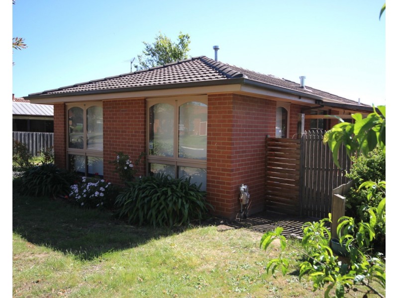 16 Riding Way, Ferntree Gully VIC 3156