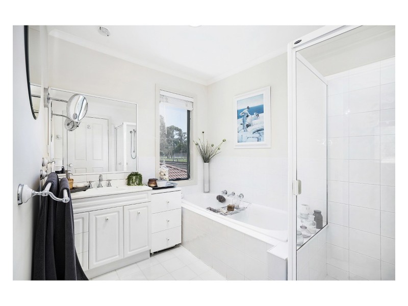 4 Manna Court, Ferntree Gully VIC 3156