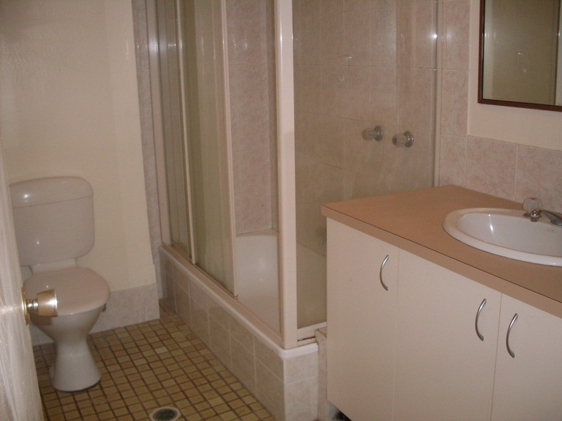 11/11 Stanhill Drive, Chevron Island QLD 4217