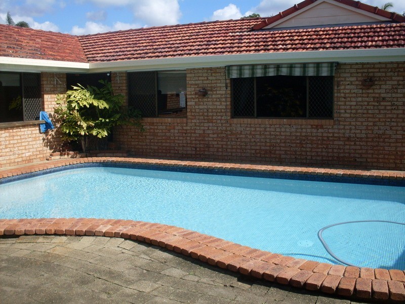 49 Blair Athol Crescent, Sorrento QLD 4217