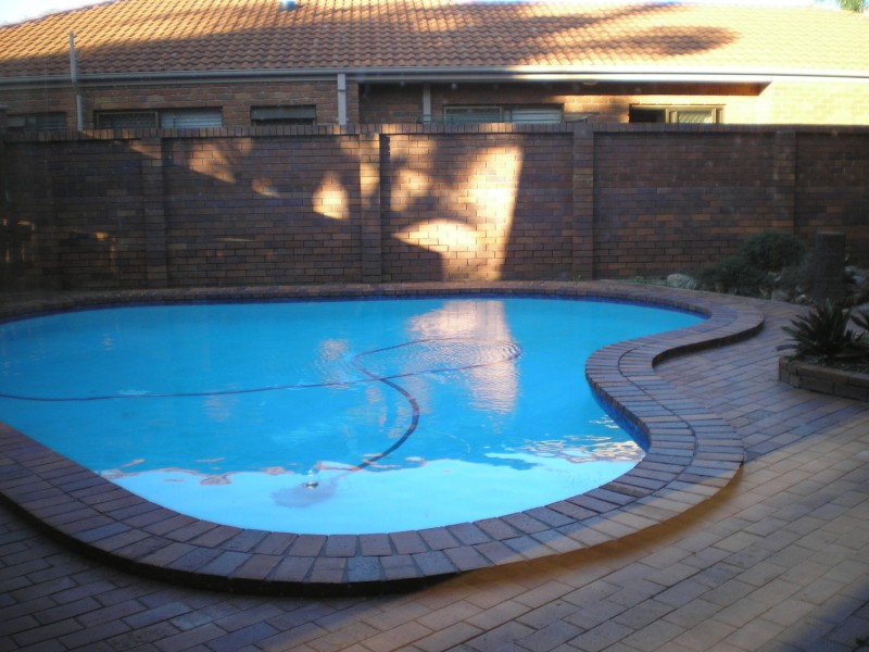 24 Gregory Drive, Carrara QLD 4211