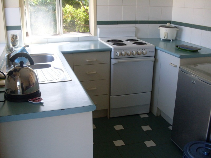 14-16 Darrambal Street, Chevron Island QLD 4217