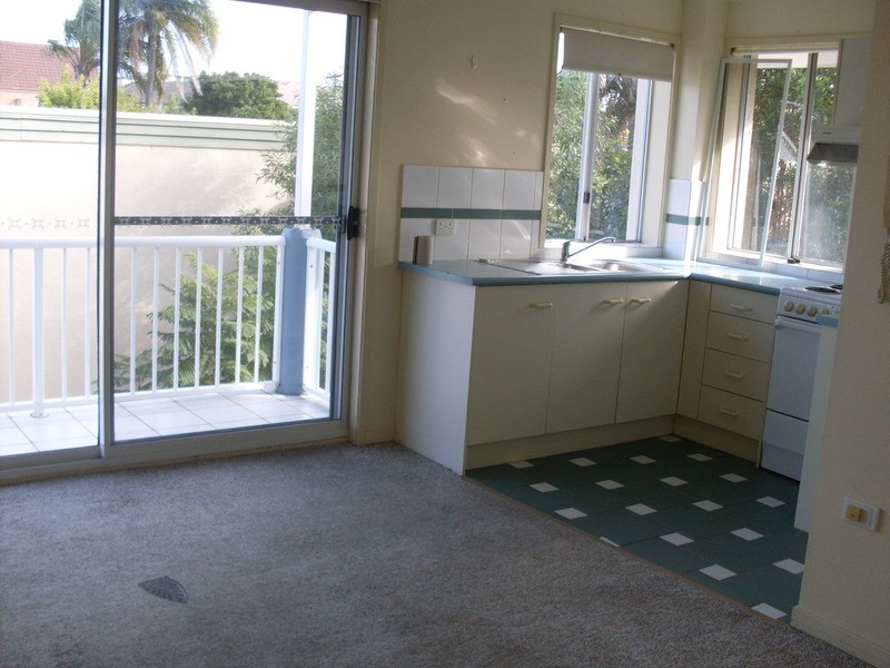 14-16 Darrambal Street, Chevron Island QLD 4217