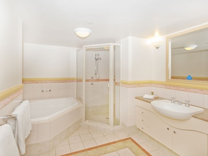 1802/5-19 Palm Avenue, Surfers Paradise QLD 4217