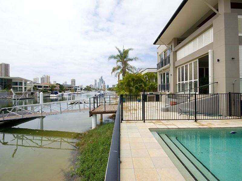 Paradise Waters QLD 4217