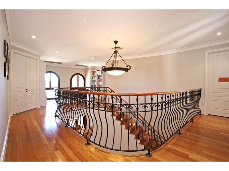 81 Sir Bruce Small Boulevard, Benowa Waters QLD 4217