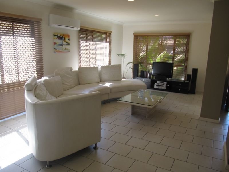 28 Peach Drive, Robina QLD 4226