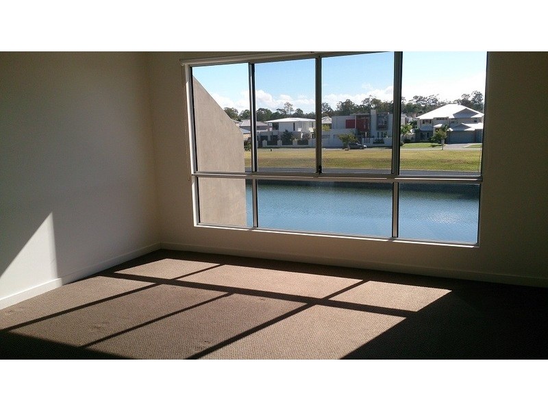 21 South Quay Drive, Biggera Waters QLD 4216